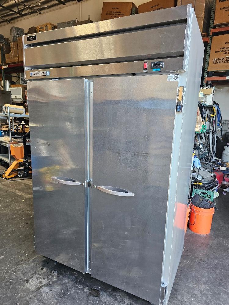 Beverage Air HF2HC-1S 52.00» 45.2 cuft Top Mounted 2 Section Solid Door Freezer