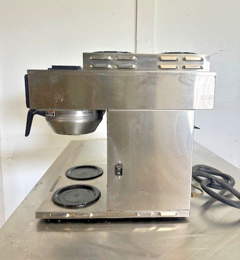 «BUNN CWTF4/2,TWIN»POUR OVER OR DIRECT LINE COFFEE BREWER W/6 WARMERS, 1PH