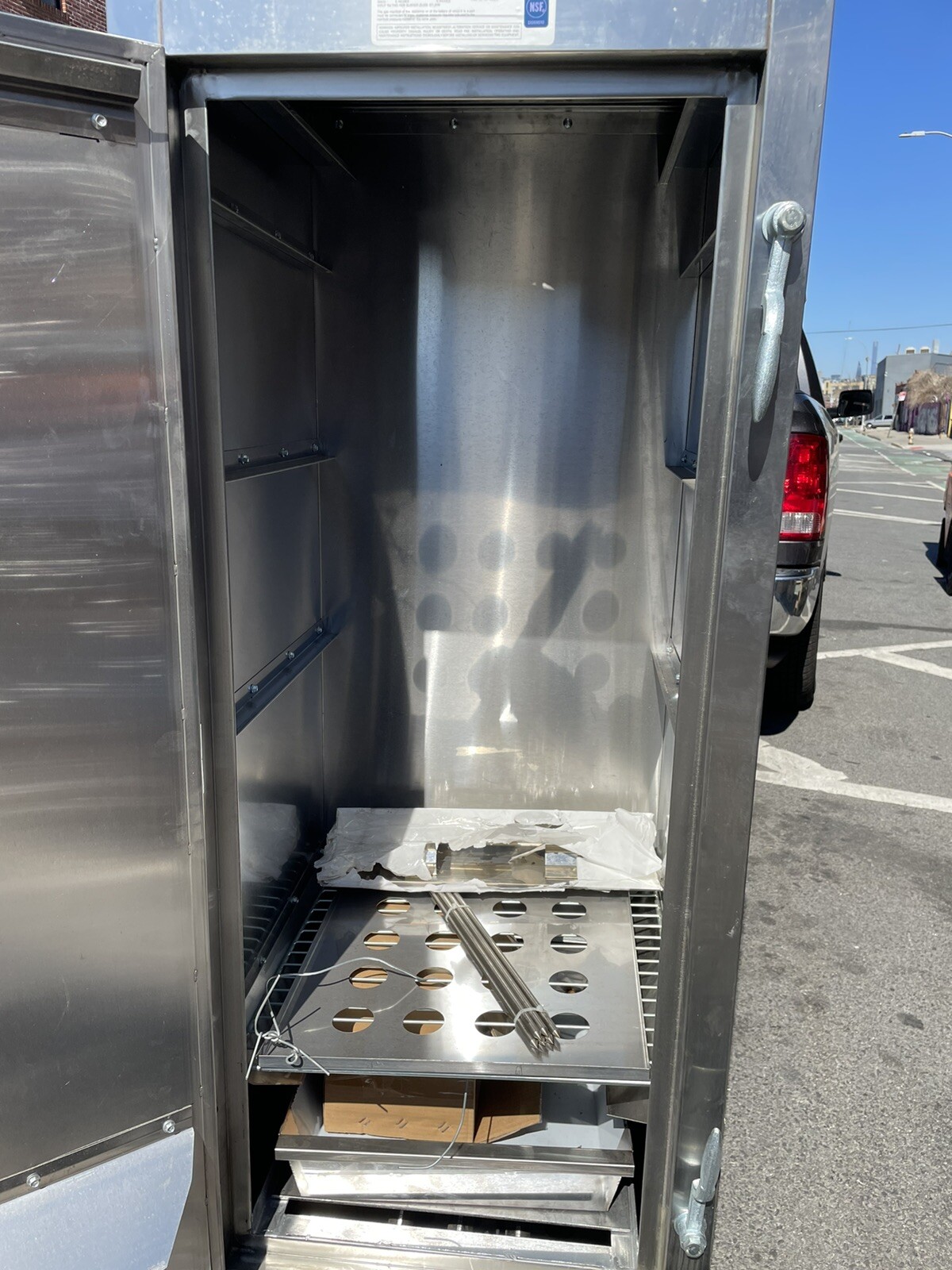 Chinese Smoker 24″ x 24″ Gas Oven All Stainless Steel Interior – 3 Burners – NSF