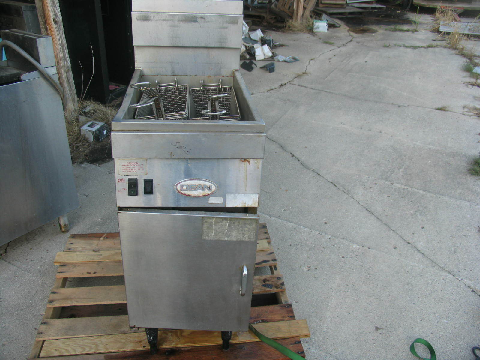 Dean 1414E 40 lb. Oil Cap. Value Electric Fryer, 208V, Three Phase