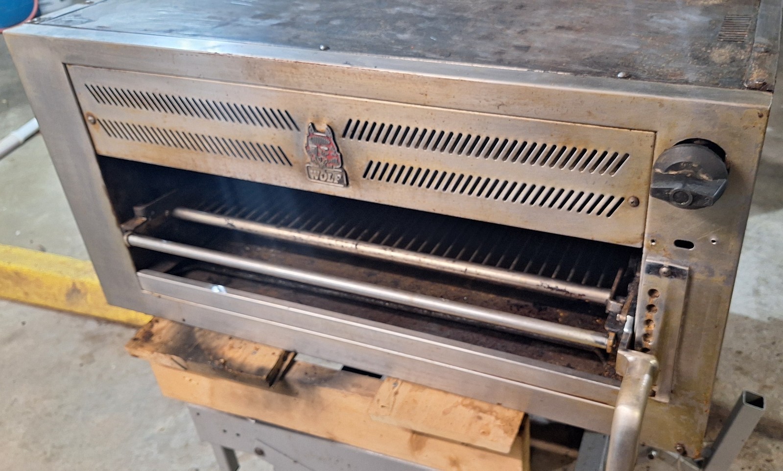 Wolf IRB36 Natural Gas Infrared Salamander Broiler