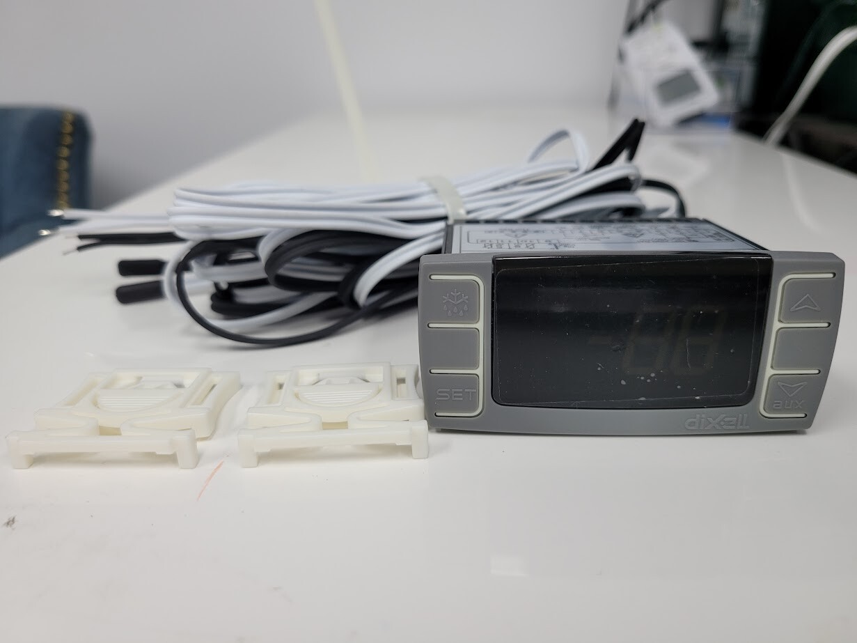 Dixell XR06CX-4N1F1Refrigerator DigitalTemp.Controller110V-Panel,Probes,Brackets