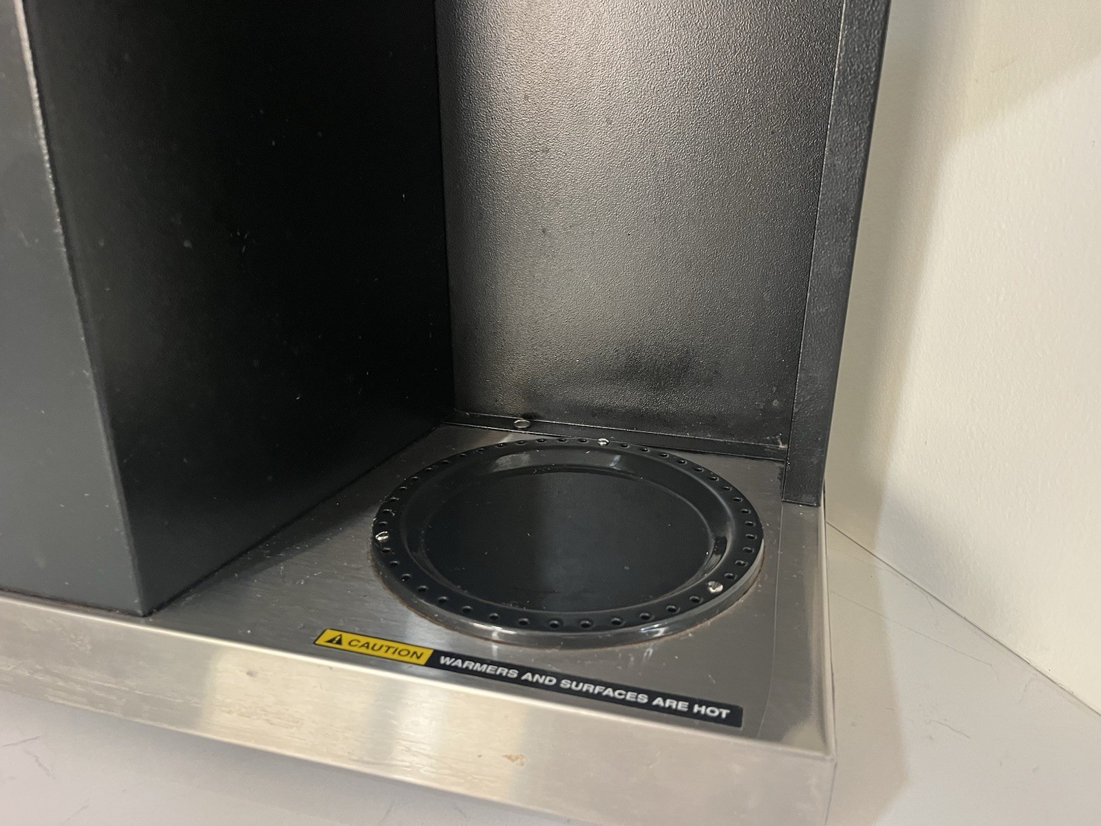 BUNN VPS BLK-LTD SW. 120V Decanter Pourover Coffee Brewer, 3 Warmers