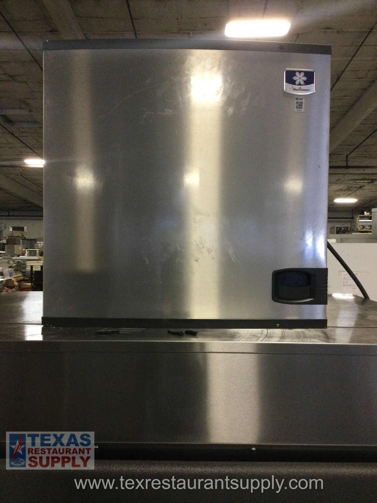 Manitowoc IY1204A-261 1200 Lbs Air Cooled Ice Maker High Volume System