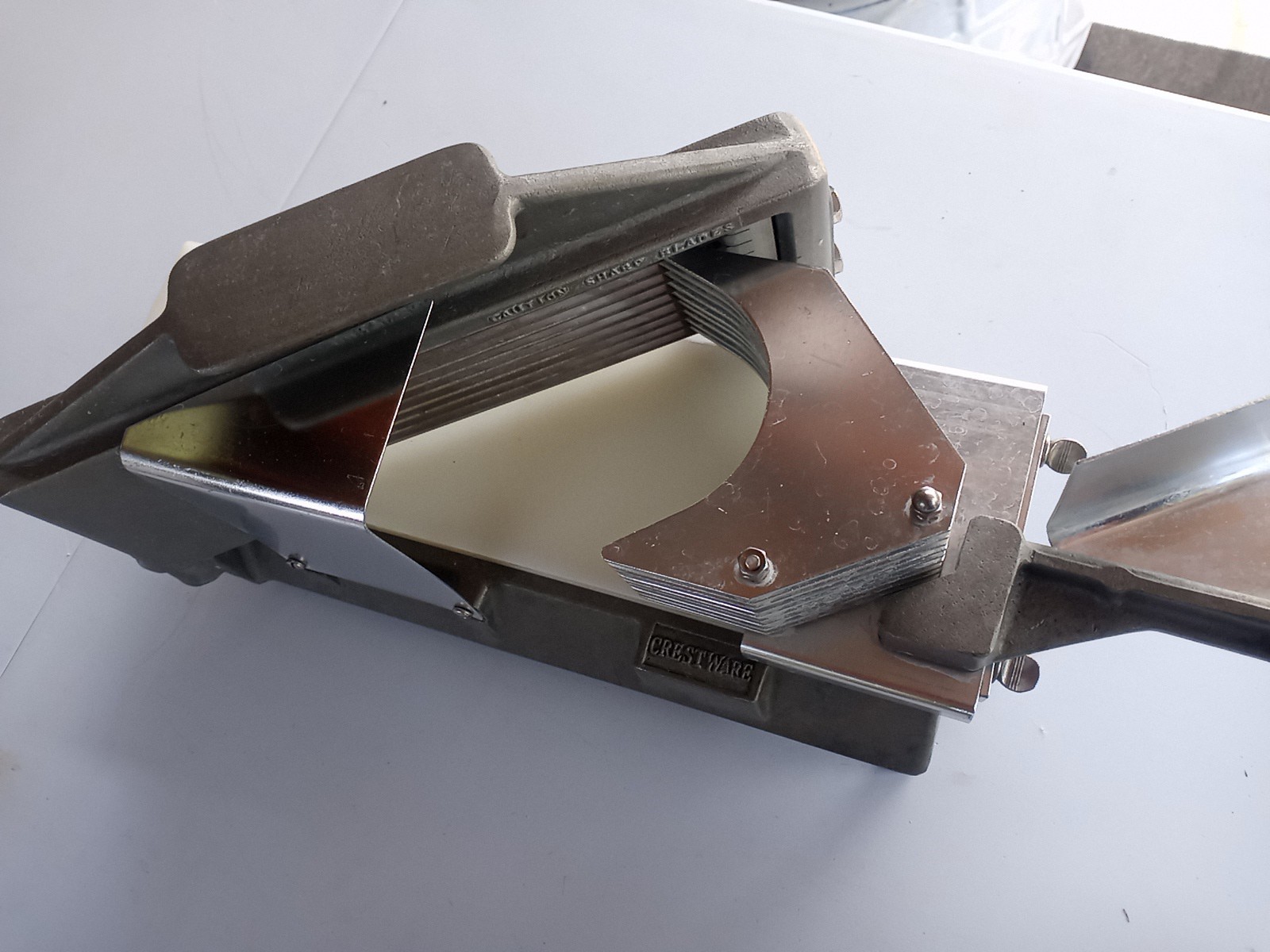 Crestware SLT 1/4″ Easy Tomato Slicer Cutter Commercial Made In USA Nemco NICE