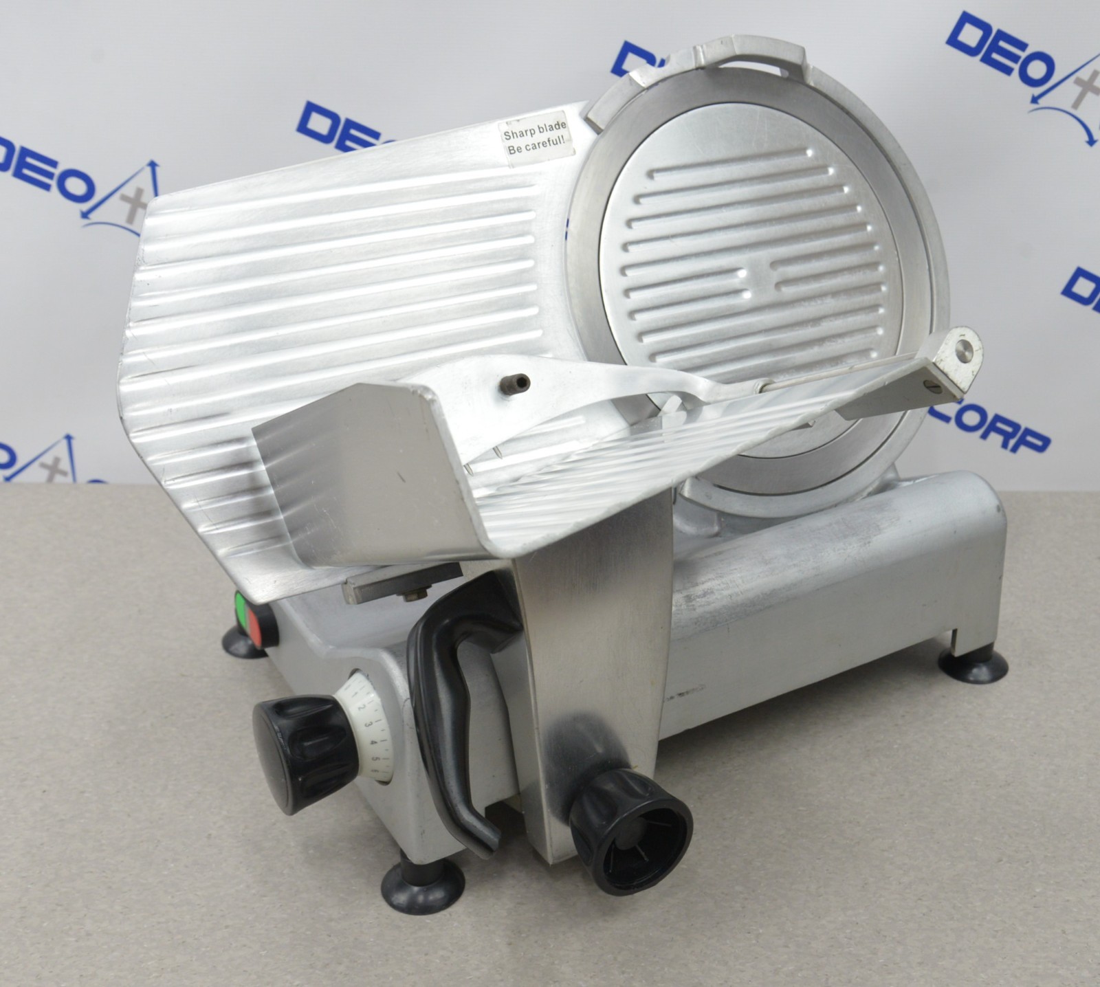Avantco SL312 12″ Semi-Automatic Gravity Feed Meat Slicer 1/3 hp