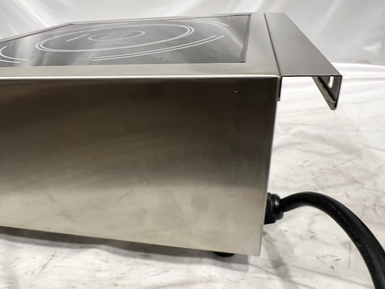 Avantco Stainless Steel Double Countertop Step-Up Induction Range – 208-240V.