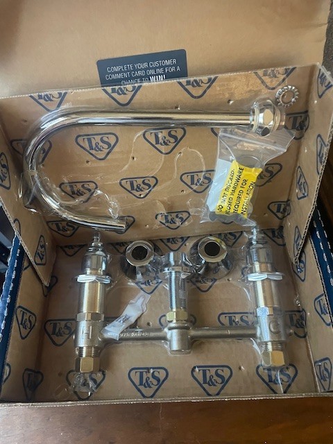 NEW T&S BRASS B-2866-05FC15 CONCELAED WIDESPREAD FAUCET 8″ Please look at handle