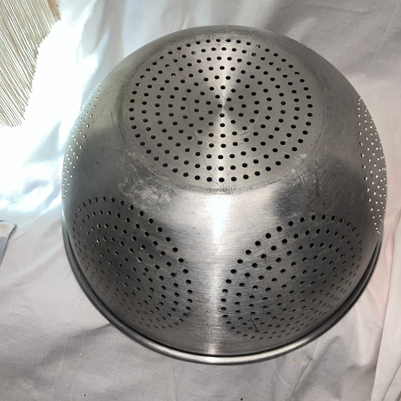 Unbranded Commercial Kitchen Colander, 12 Qt., 5-1/2 In. H, Aluminum