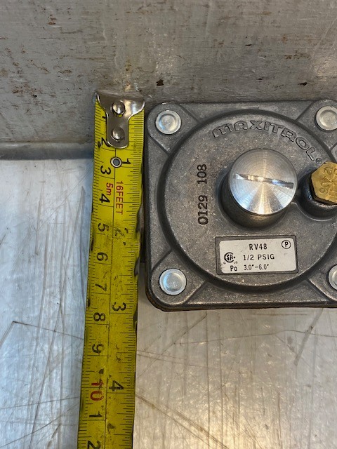 Maxitrol RV48 Poppet Style Gas Pressure Regulator 0129108 | 1/2 PSIG 3.0″ – 6.0″