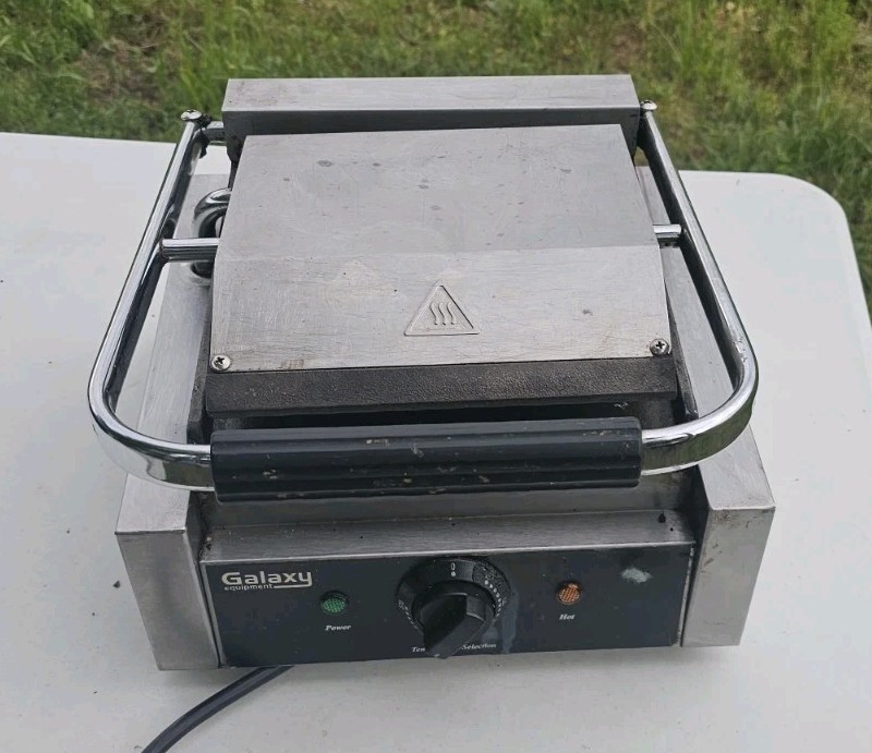 Galaxy Single Panini Sandwich Grill with Smooth Top and Smooth Bottom