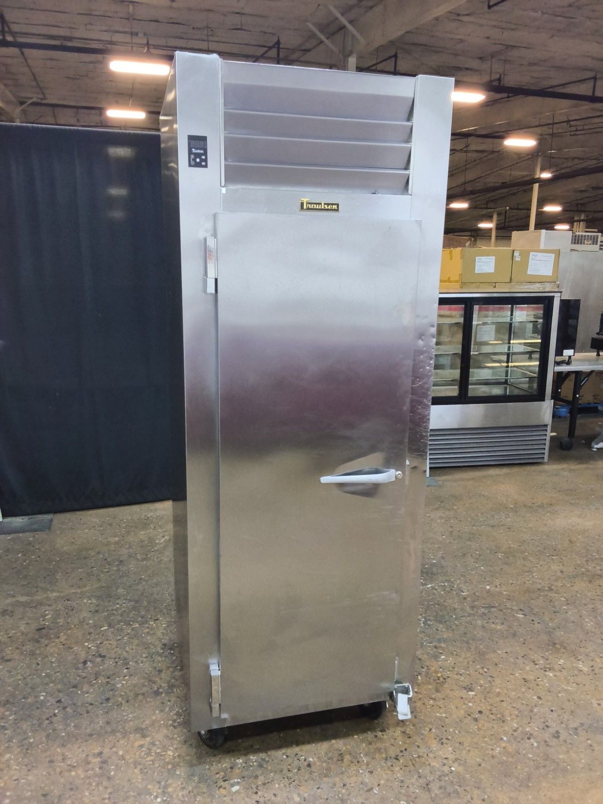 Traulsen RHT132WUT-FHS Commercial 1 solid Door Refrigerator on Casters year 2023