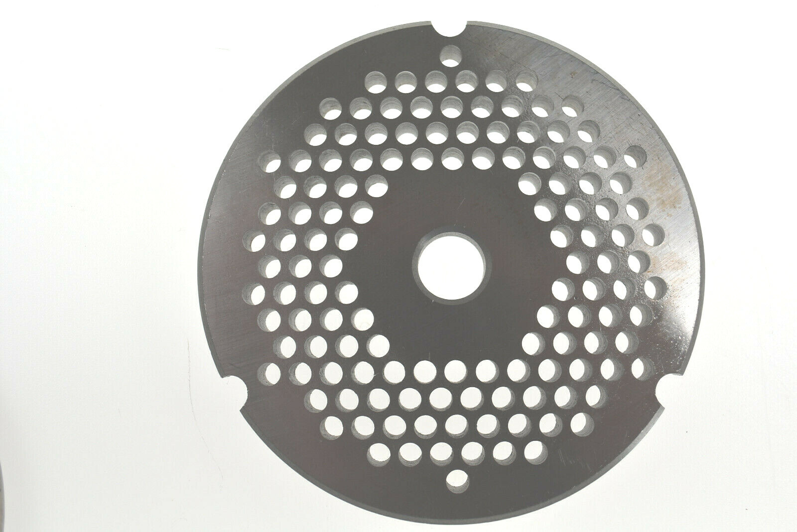 #32 x 3/16″ (4.5mm) Stainless meat grinder plate for LEM 3 15/16″ dia