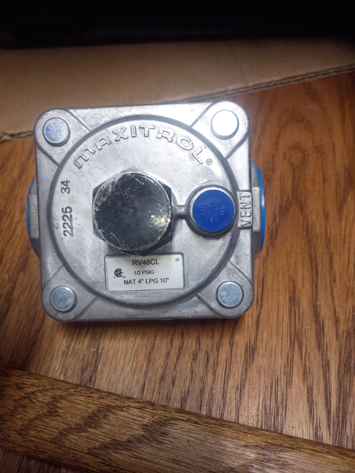 Maxitrol RV48CL 1/2″ NPT Gas Regulator Valve Natural Gas/LPG Convertible NEW