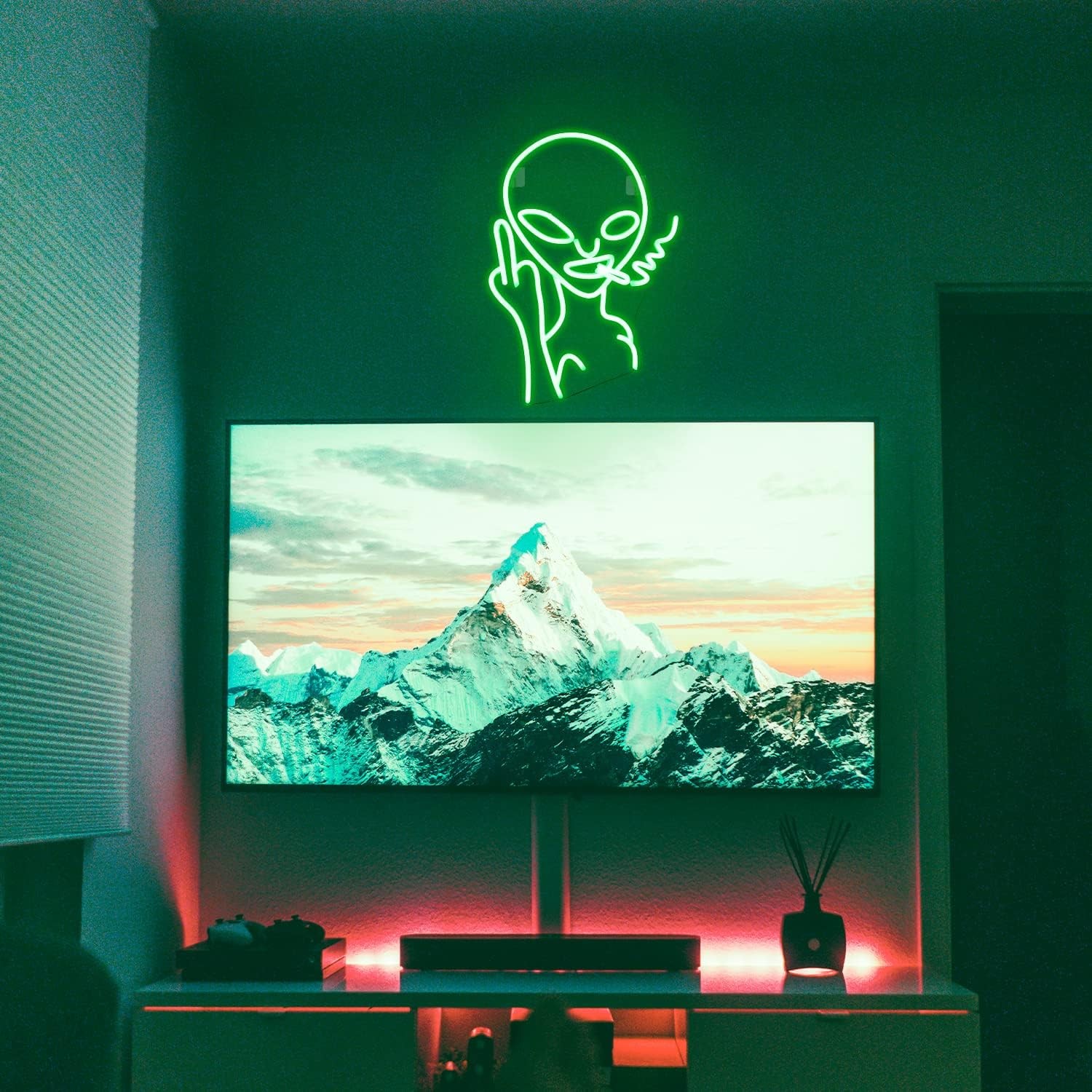 Green Alien LED Neon Sign Wall Decor for Bar Pub Man Cave Game Room Party Decor