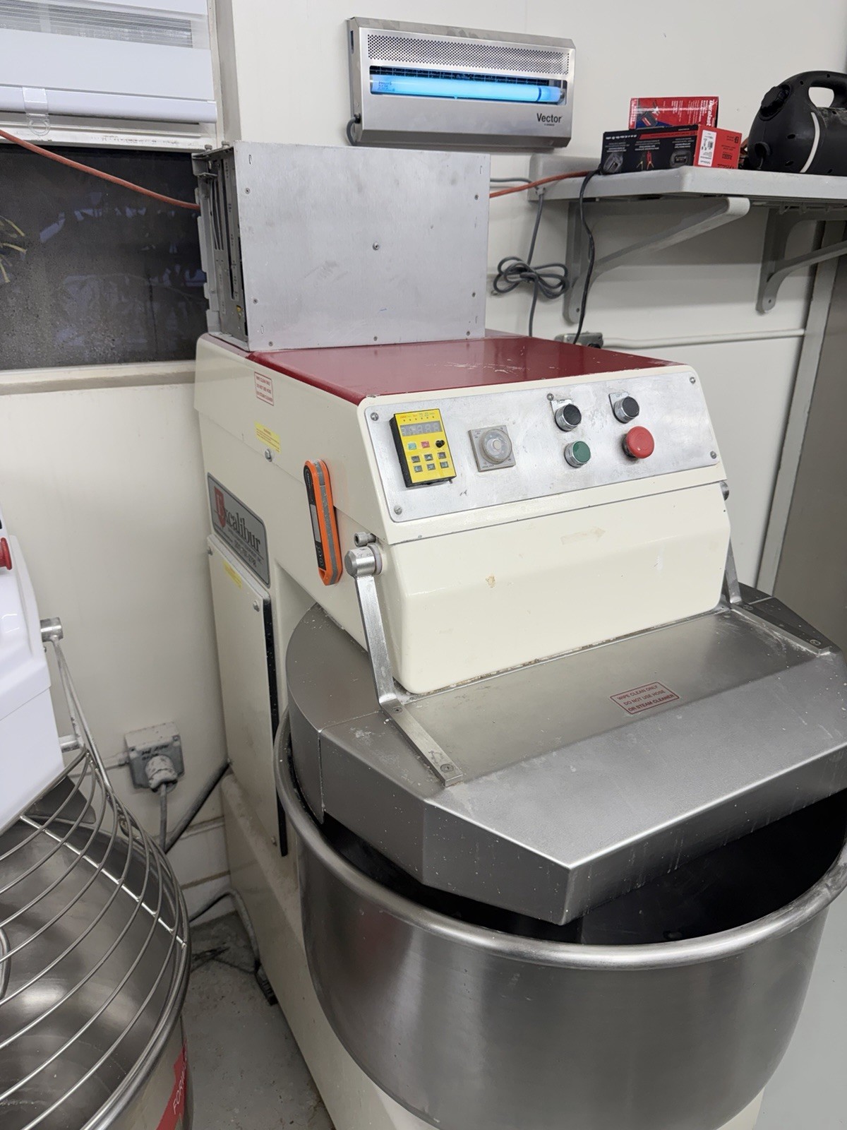 Excalibur XL-75BI bagel and artisan bread spiral mixer 100lb capacity