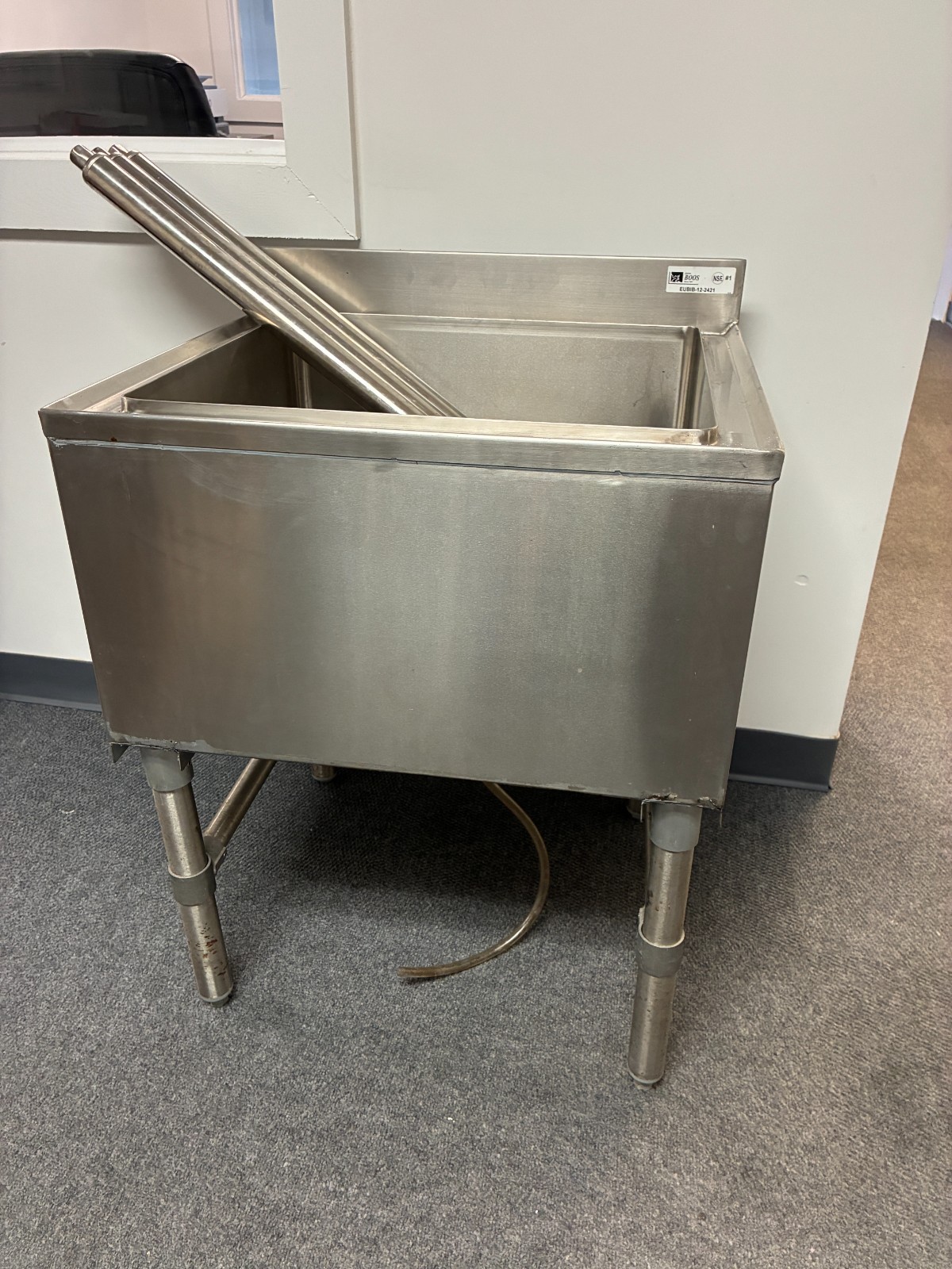 John Boos EUBIB-12-2421 24″ x 21″ Drop In Ice Bin w/ 45 lb Capacity