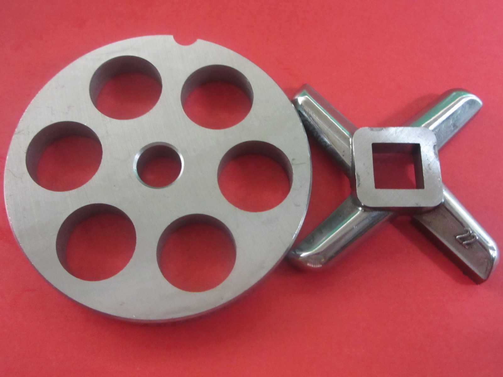 ITALY #22 x 3/4″ holes (20 mm) XLarge size Meat Grinder Plate & Matching Knife