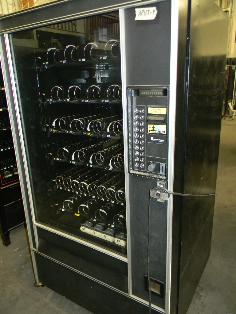 AP 113 REFURBISHED SNACK VENDING MACHINE AUTOMATIC PRODUCTS