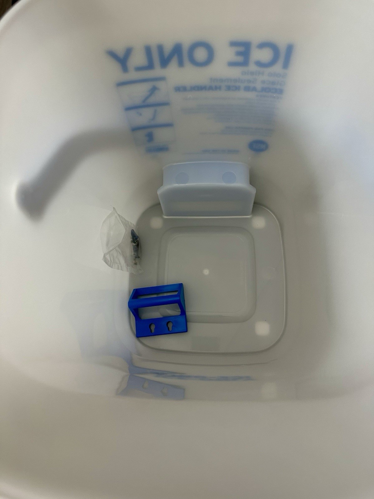 Ecolab Ice-Handler Clear Ice Bucket, Dishwasher Safe, Storage Bracket, NSF. NEW