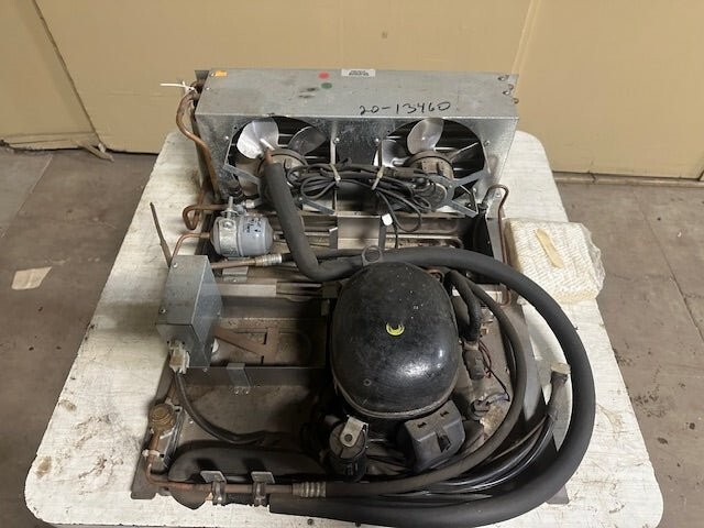 **NEW** 208/230 PH1 COPELAND/EMBRACO REFRIGERATION UNIT MODEL CAV-201