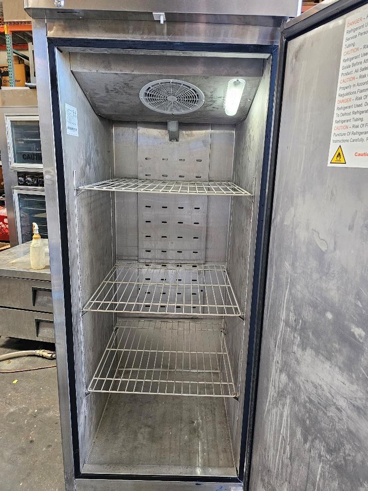 Atosa MBF8001GR Atosa Freezer Reach-in One-section Tested Works Good !!