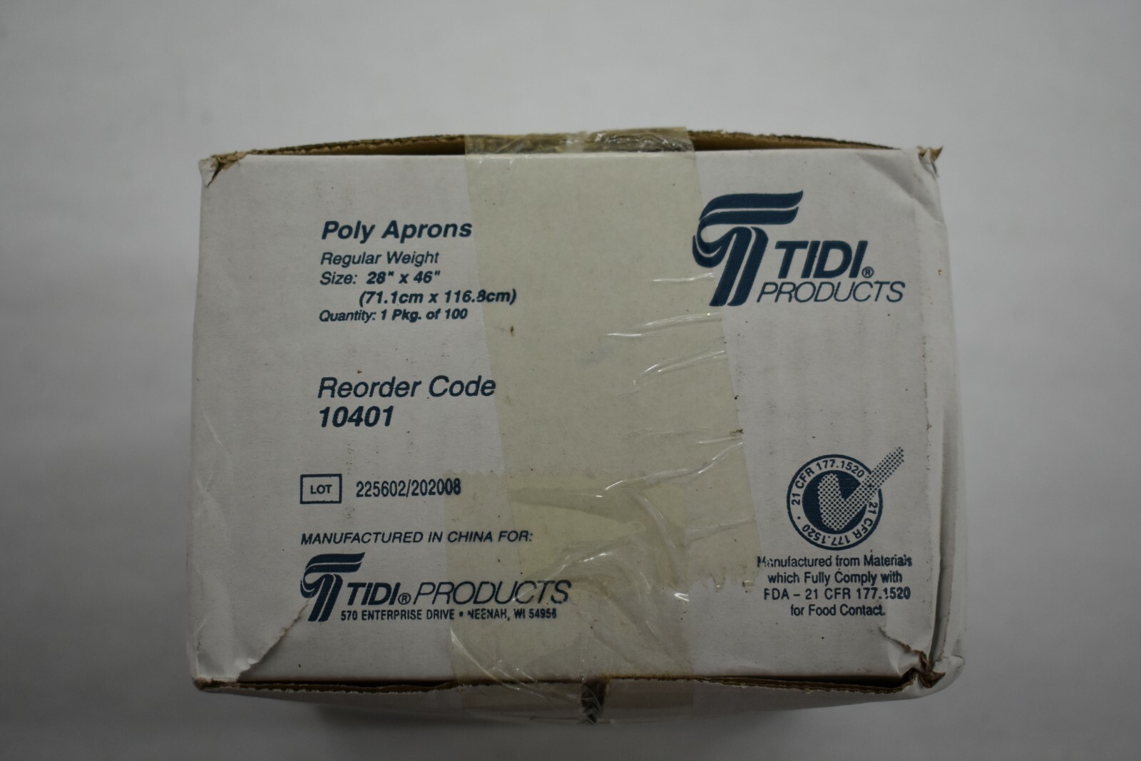 900 Count Tidi 10401 Poly Aprons 28″ x 46″ Regular Weight Polyethylene Cafeteria