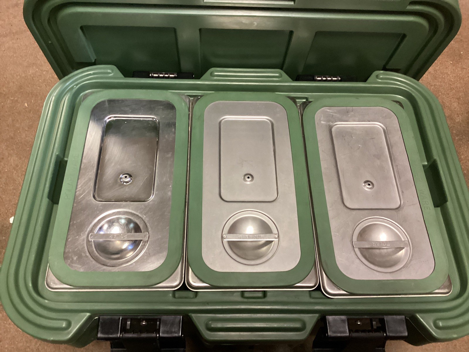 Cambro UPCS180 Hot Box Insulated Food Carrier With 3 Stainless Pans