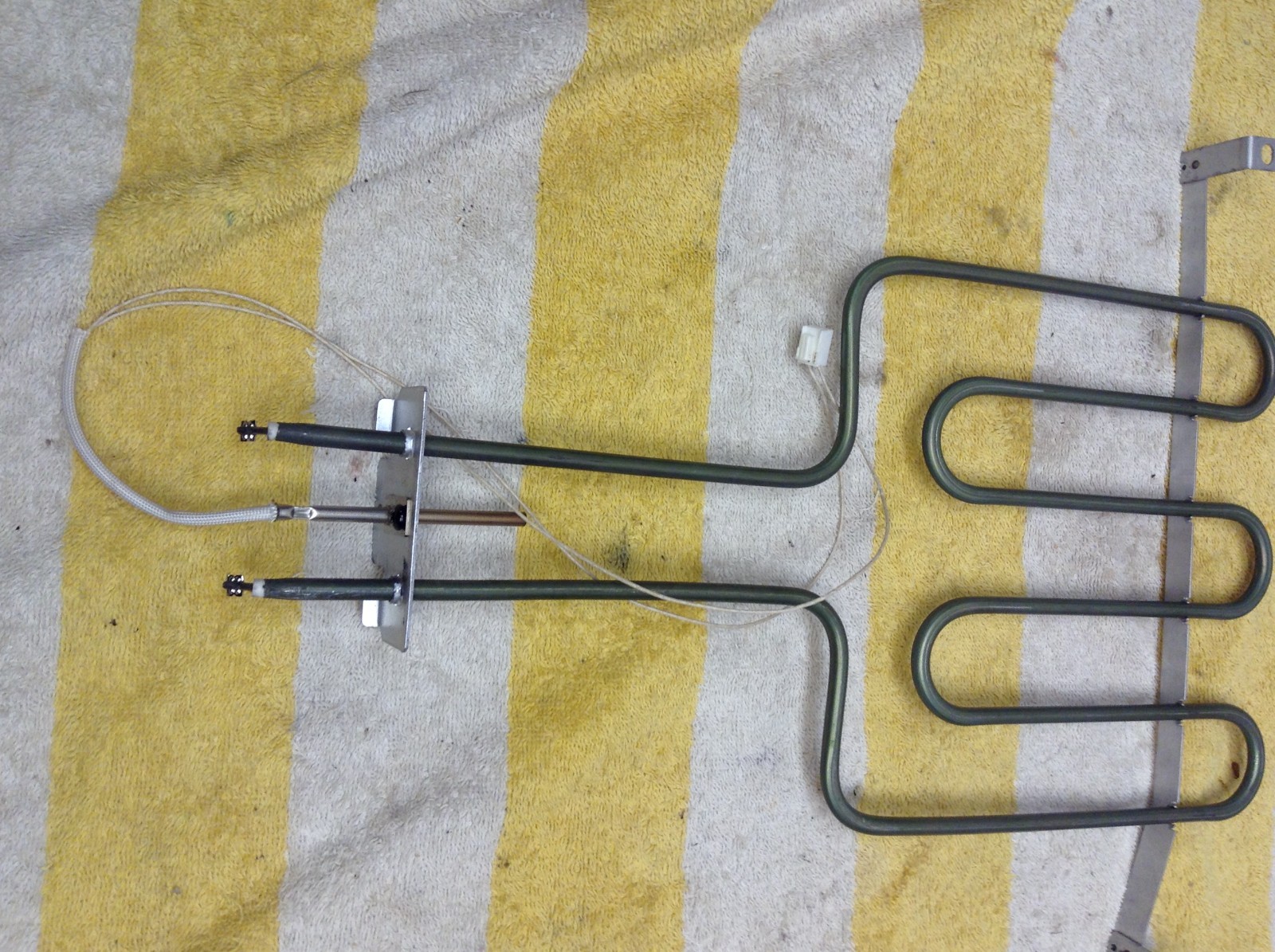 5304533847 Frigidaire Gas Range Broil Element free shipping