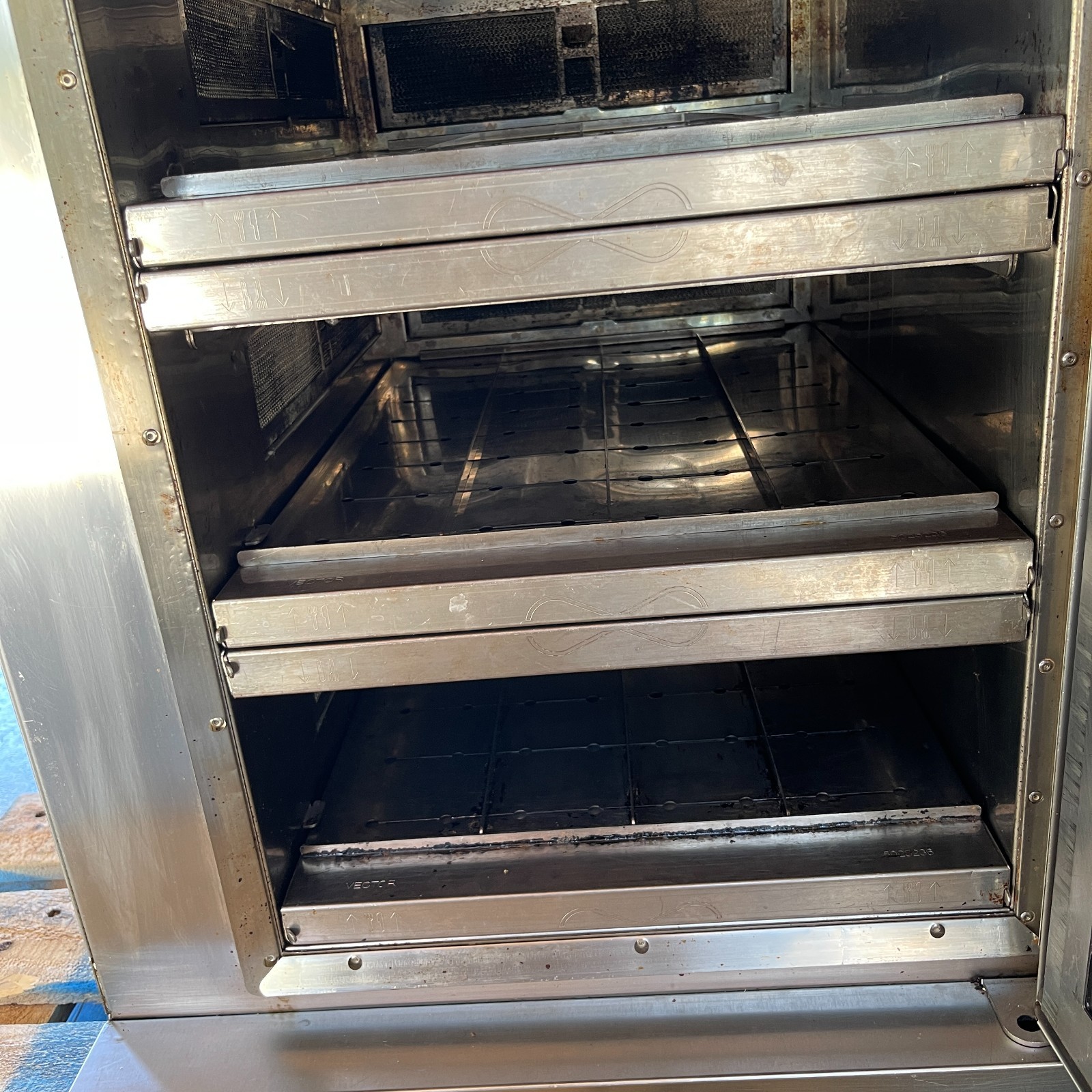 2023 Alto-Shaam VMC-H4H Half-Size Vector® H Countertop Oven – 208-240v/3ph