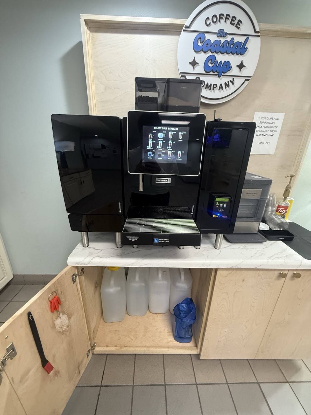 Franke A600 Super Automatic Espresso Machine Black Built-in Grinder Hot Water