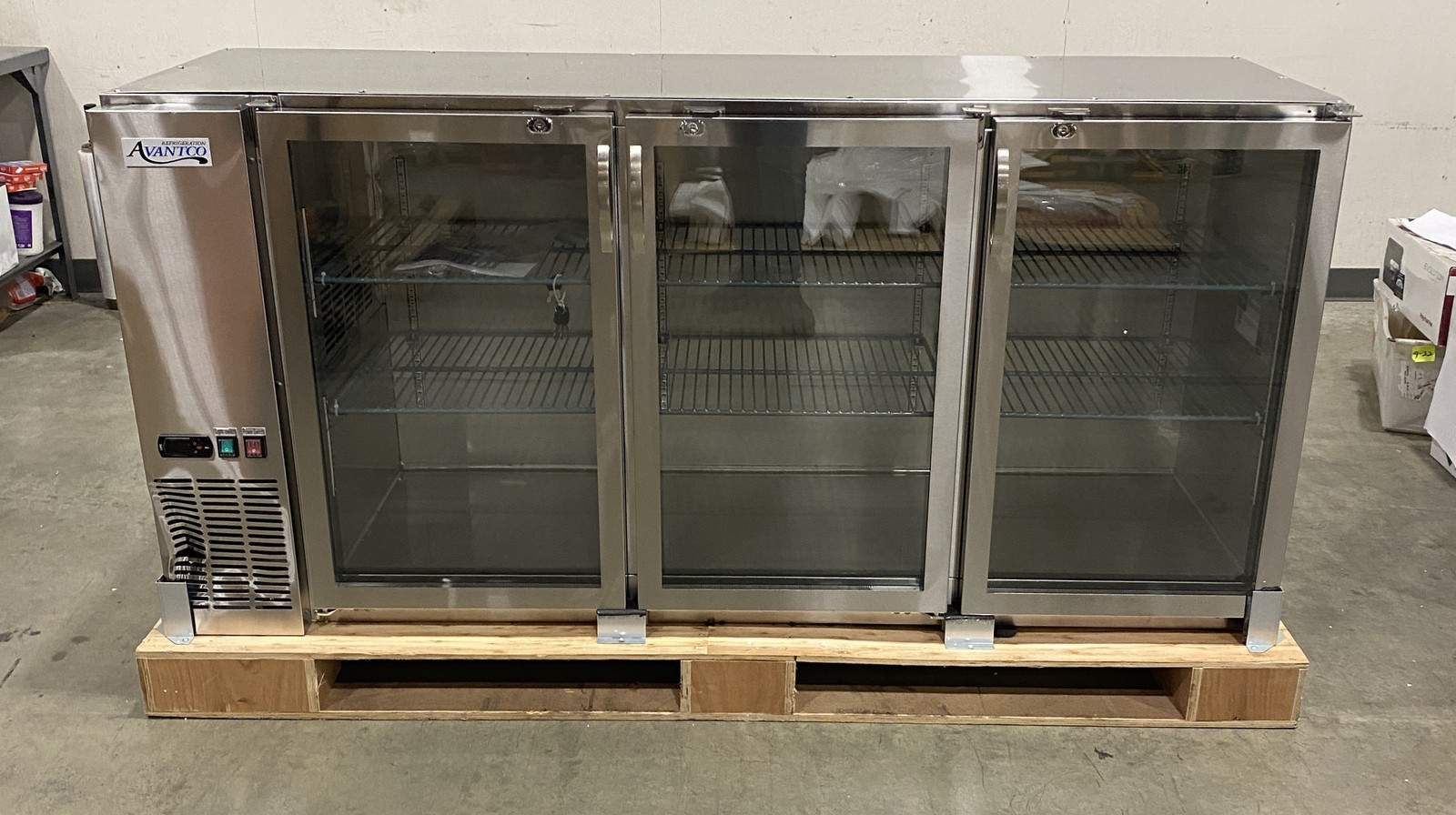 Avantco 73″ SS Underbar Glass Door Back Bar Refrigerator 178UBB72GTGS
