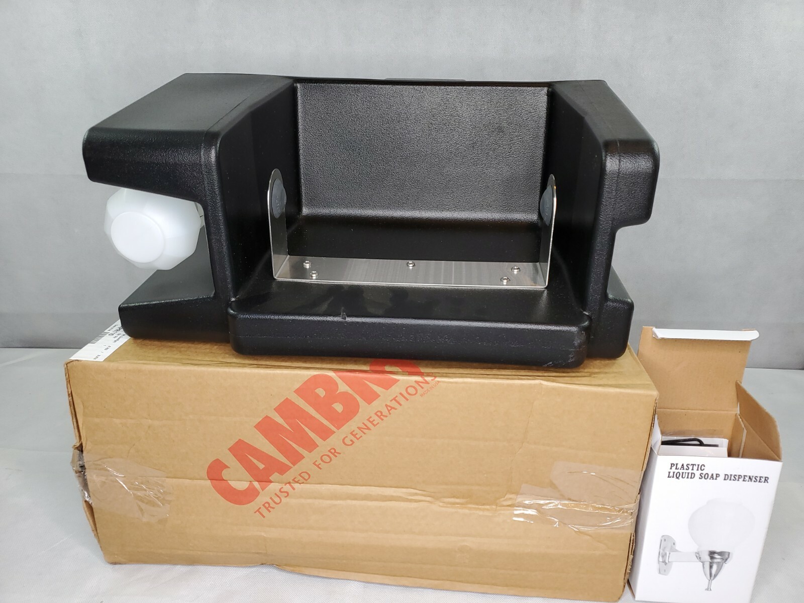 Cambro Eahwapr110 Handwashing Accessory With Paper Towel Roll Dispenser Black
