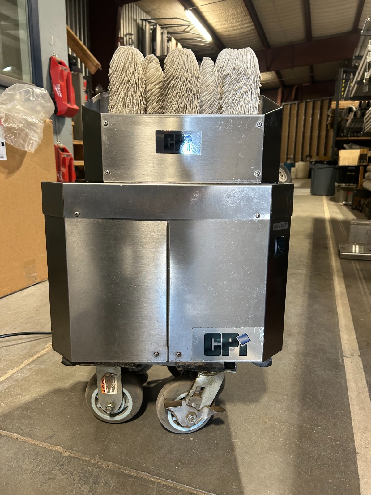 Used – CPI GP8 StemShine Eight Brush Electric Glass Polisher, Countertop