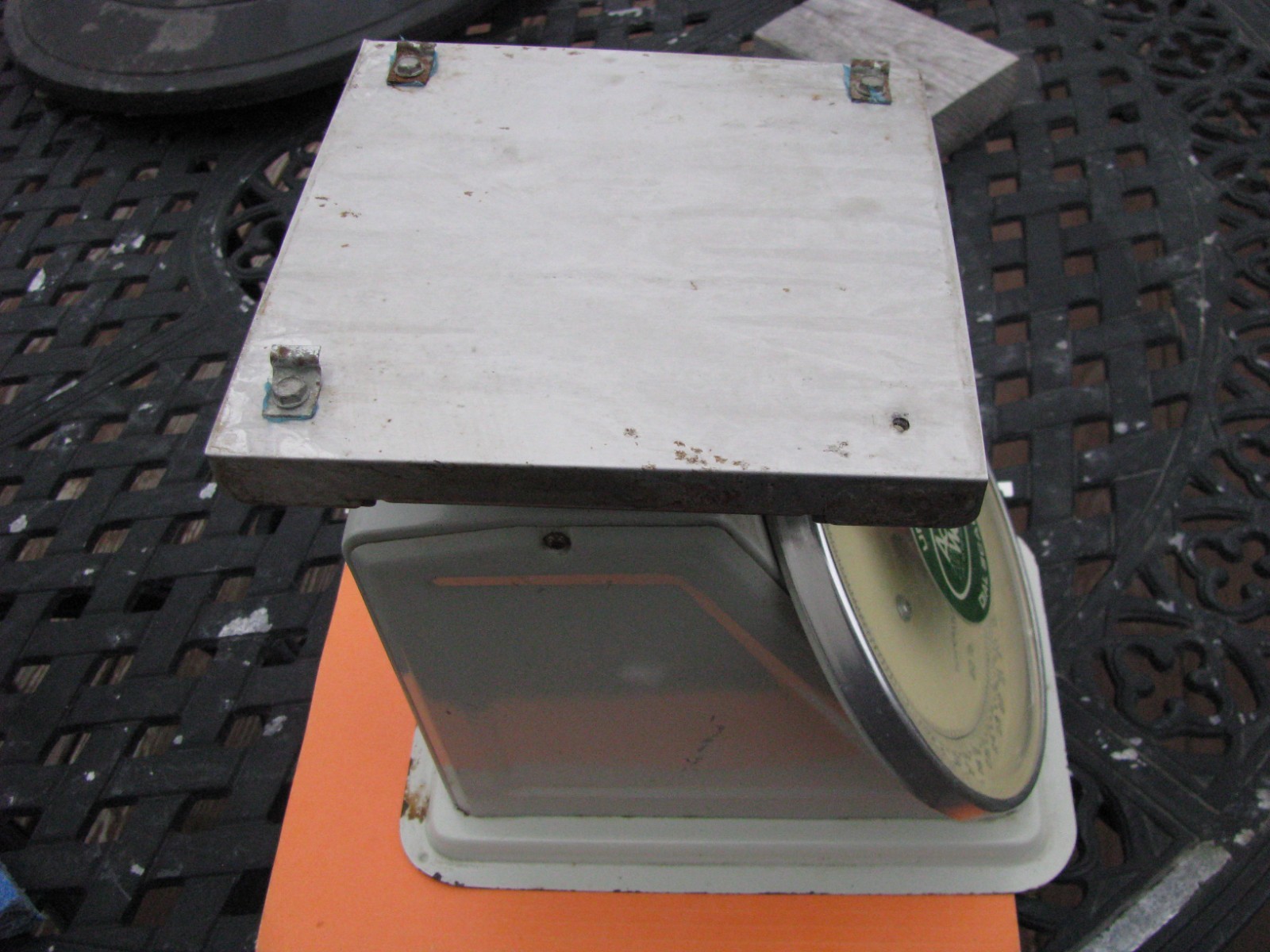 Accu-Weigh Dial Scale, Range: 0-40 Lbs., Top Dimensions: 7.5″ x 7.5″