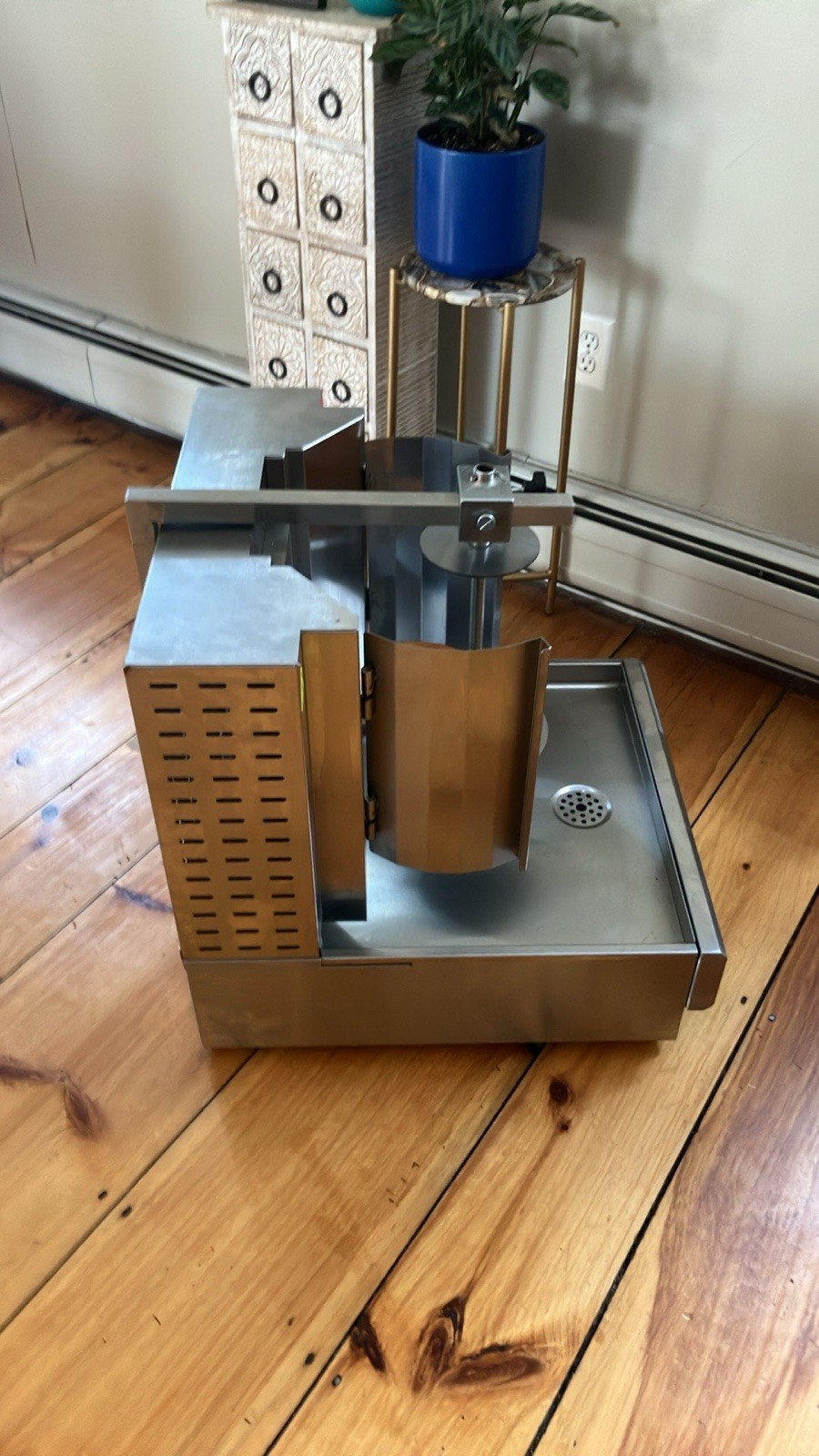 Avantco 177VB202 Vertical Broiler Natural Gas Countertop 45 lb Manual Radiant