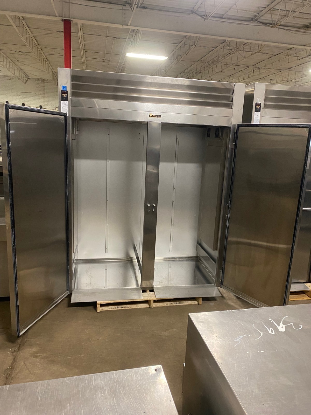 Traulsen Heat Holding Cabinet-AIH232L-FHS 74.3 Cu. Ft. Two Section Roll Thru