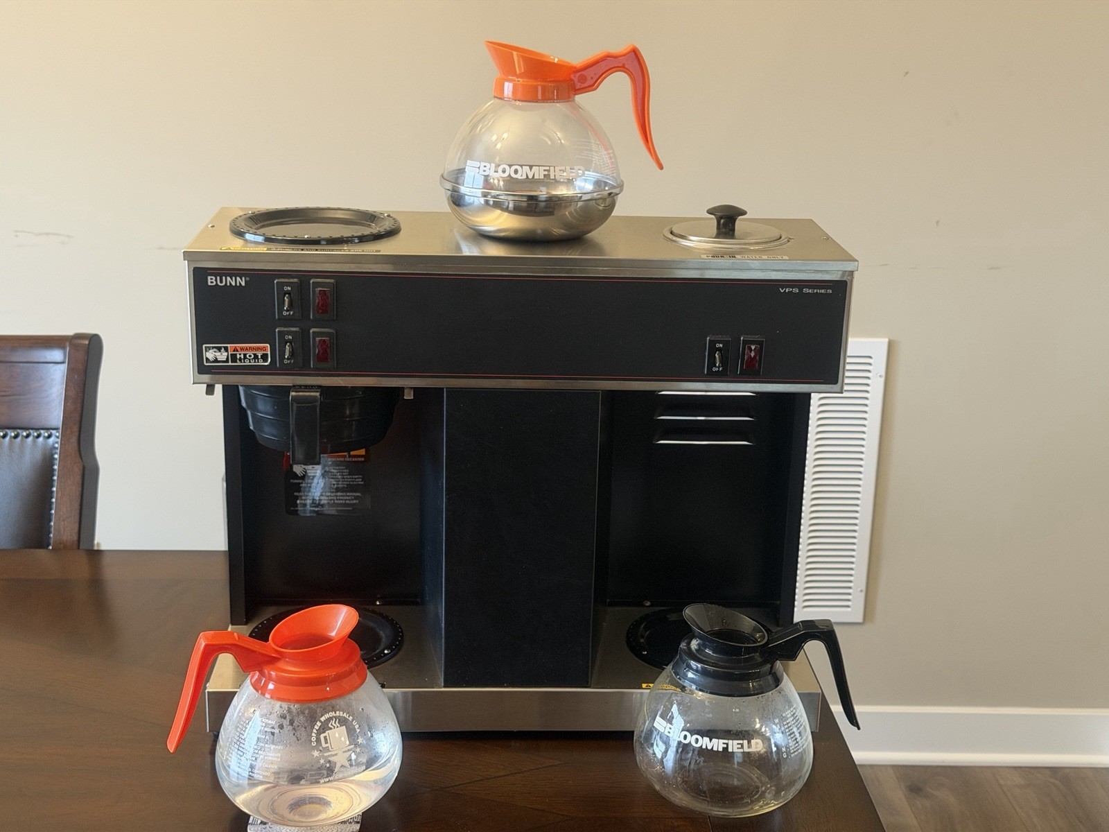 BUNN VPS 0048854 – 12 Cup Pourover Commercial Coffee Maker – 3 Warming Stations.