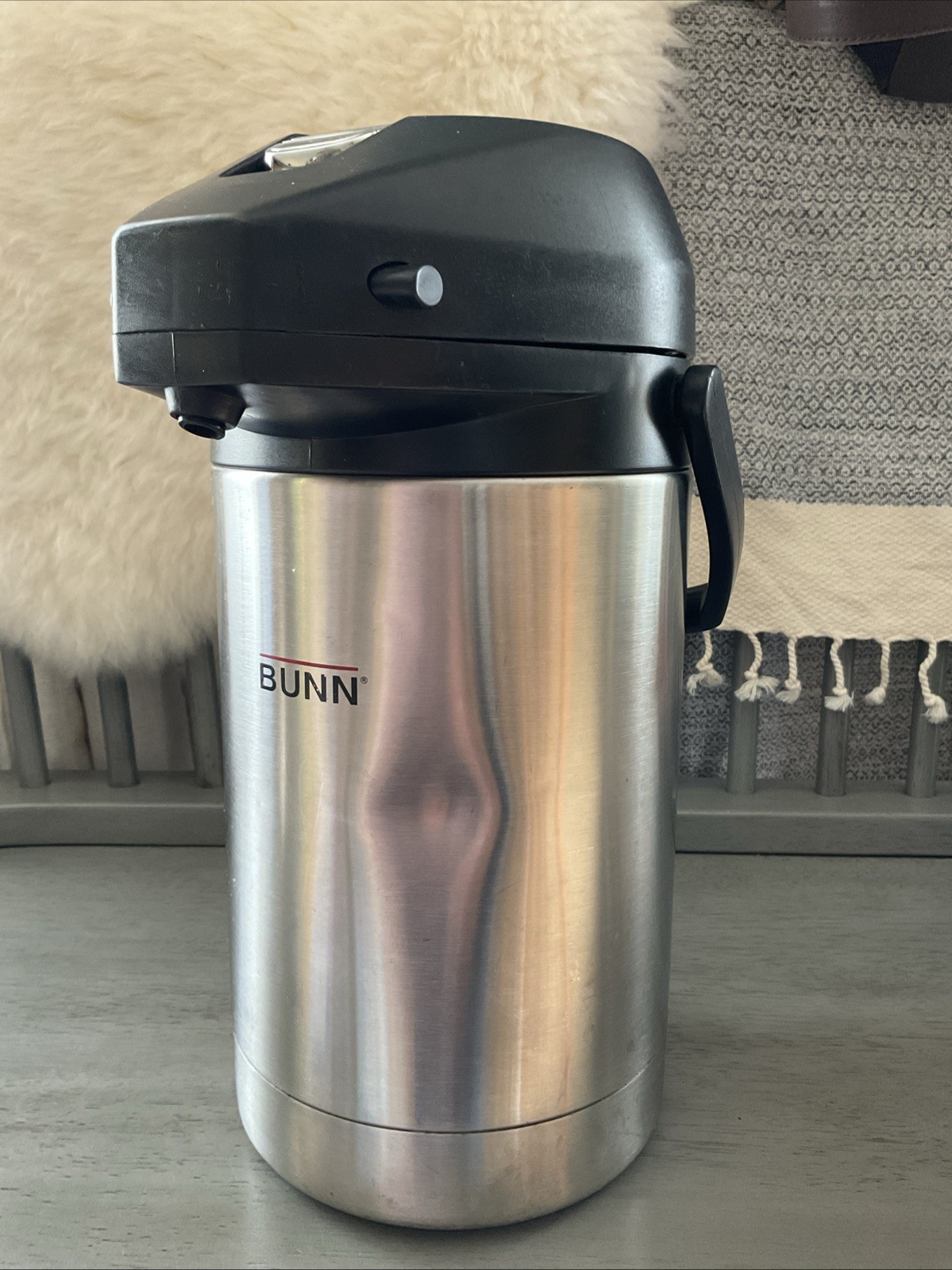 BUNN Stainless Steel Air Pot 32130.0000 3.0-Liter Lever-Action Airpot 2 Coffee
