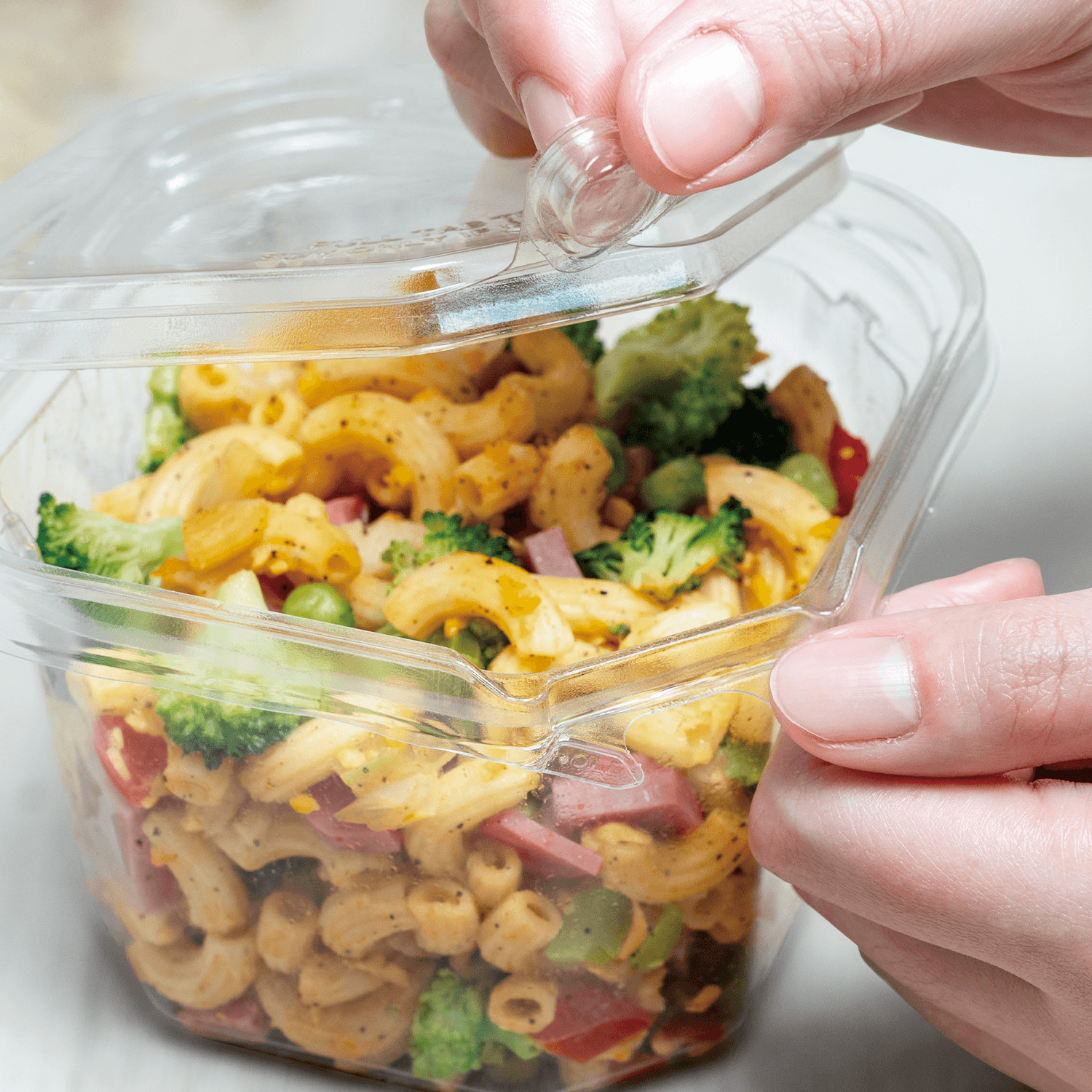 Karat 109mm PET Flat Lid for 8-32oz Square Container – 400 pcs, TR-SCL140PET