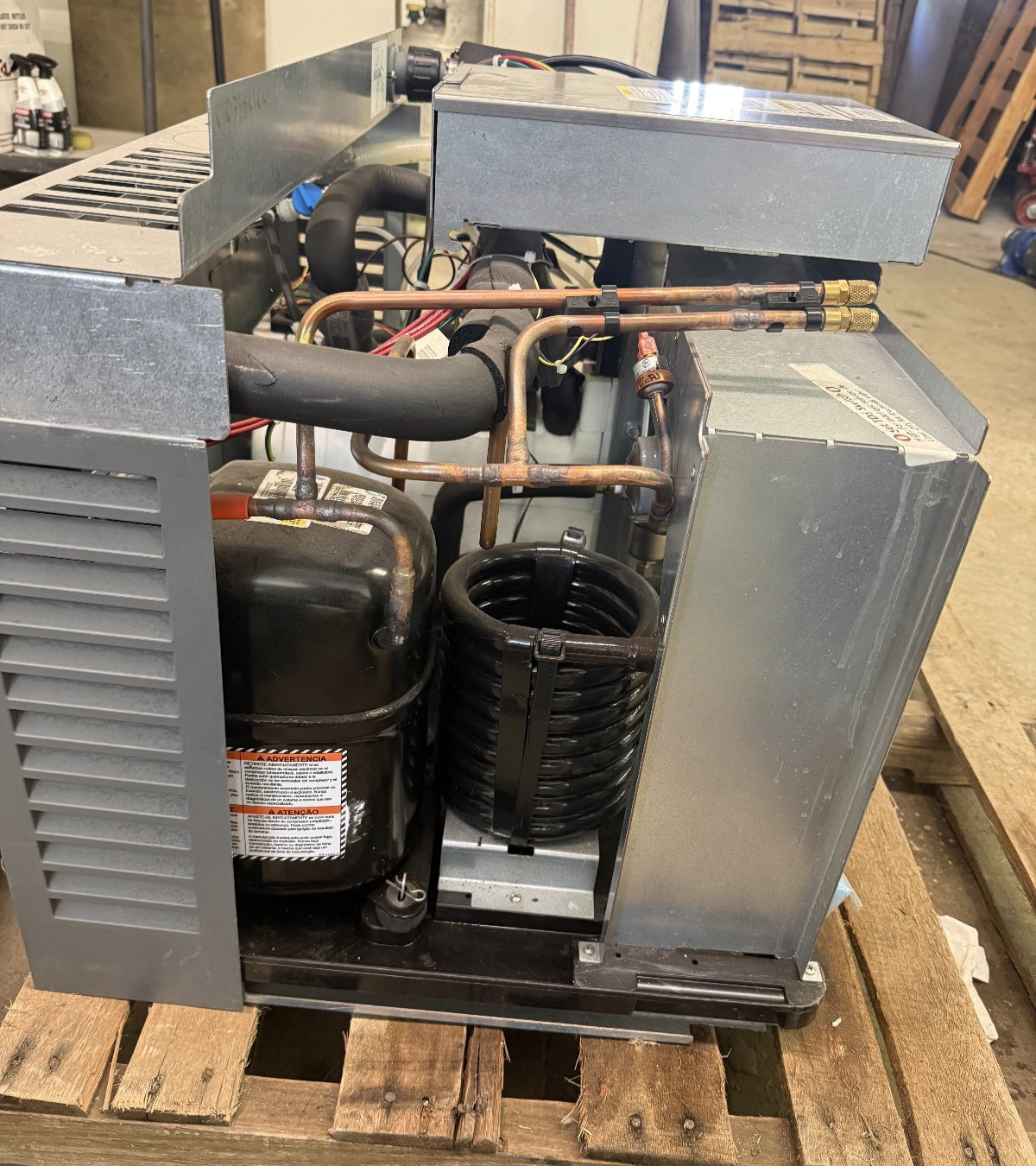 Follett Ice Horizon Machine HCC1010WHS, Water-Cooled, Chewblet Ice