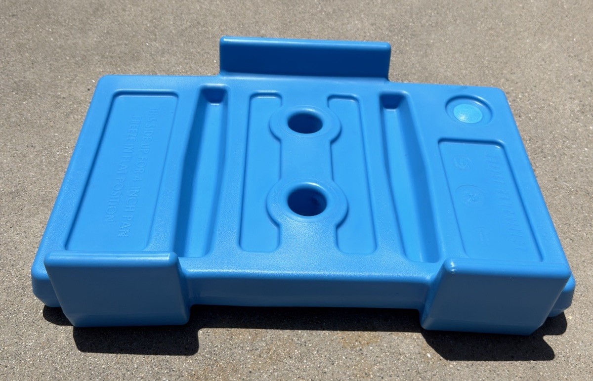 Cambro CamChiller Ice Pak for Cold Food Buffet Station, Salad Bar CPB1220159