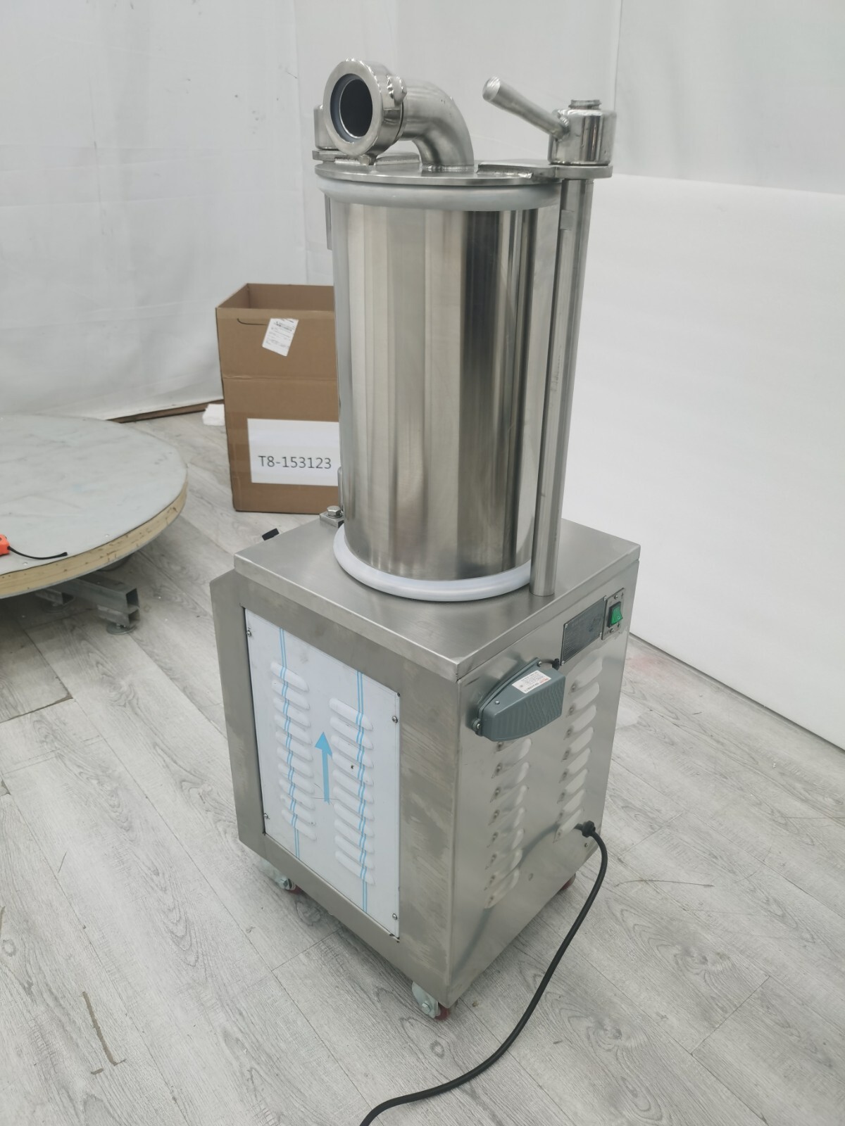 110V1100W Commercial Hydraulic Sausage Stuffer Filler Stainless Steel 26L SF-260