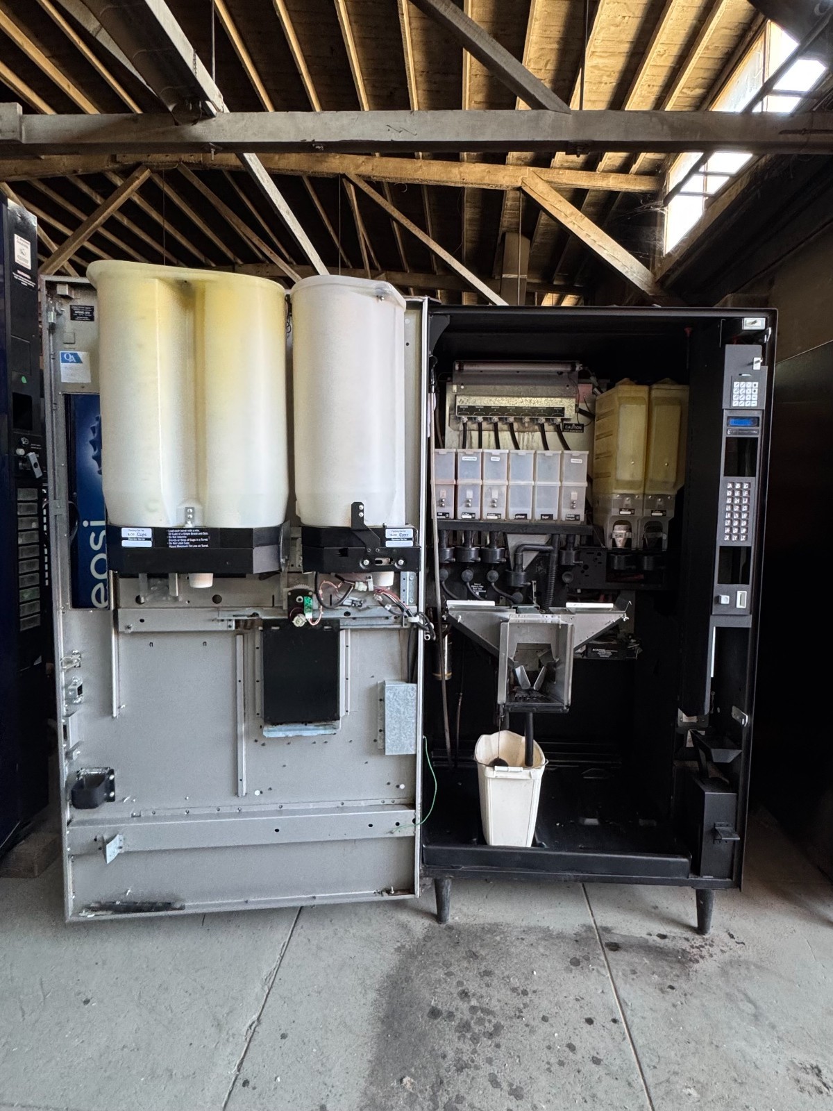 Crane National 673 Fresh Brew Coffee Vending Machine Free Shipping & CC ready