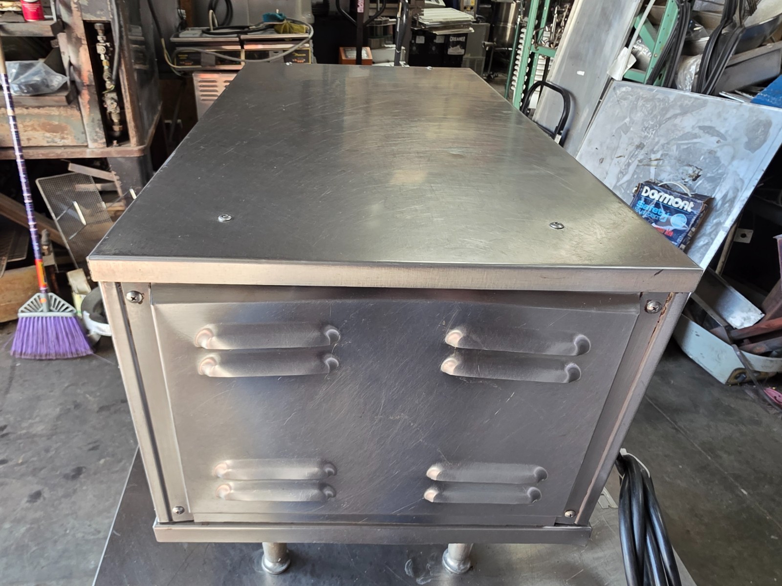 Duke RFHU-23 120/60/1 26 Inch Heated Holding Cabinet 2 Tier 3 Sections 7 trays