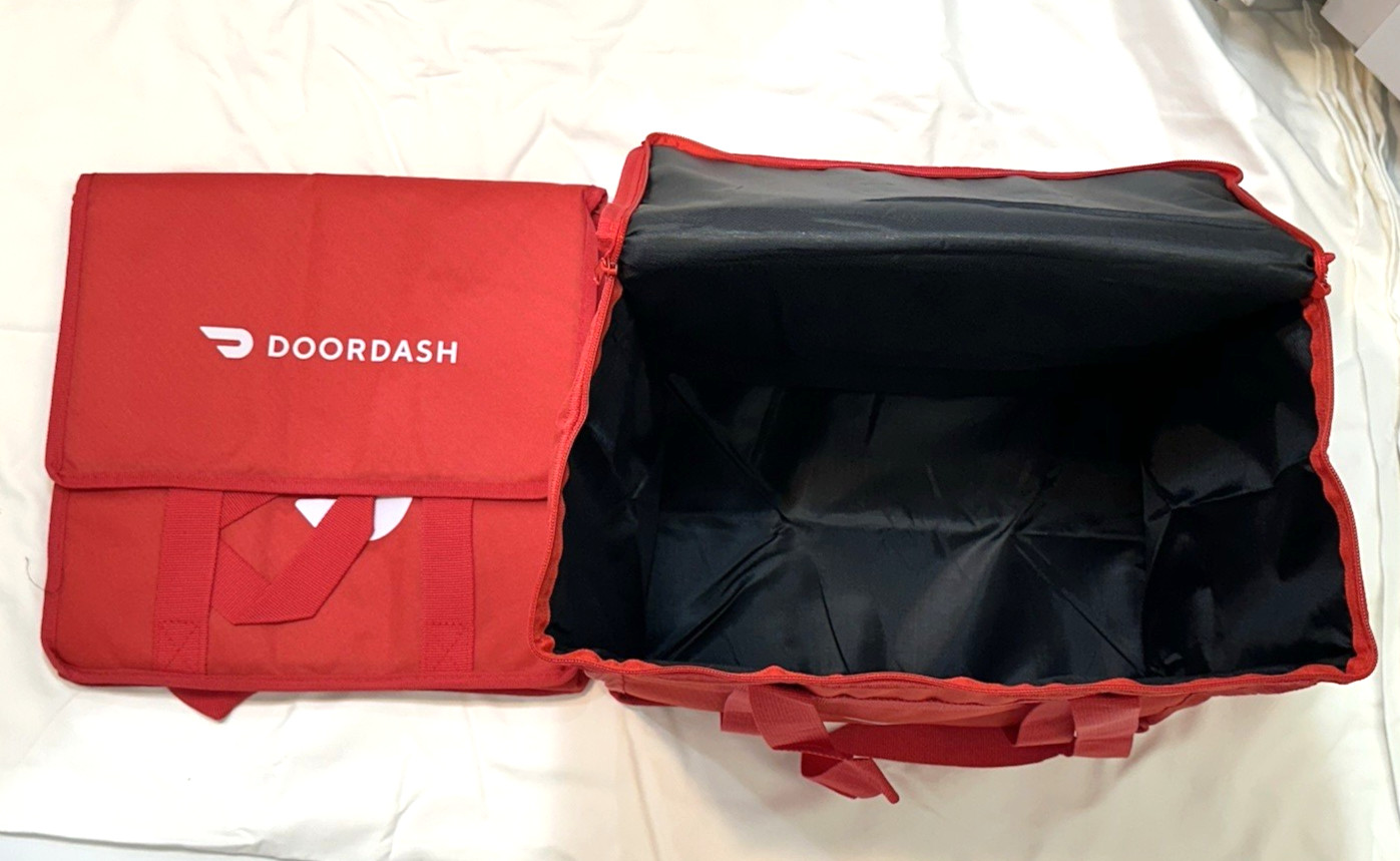 Lot of 4 ~ DOORDASH ~ 14x14x9 ~ HD Thicker Insulated Delivery Bag / Tote ~