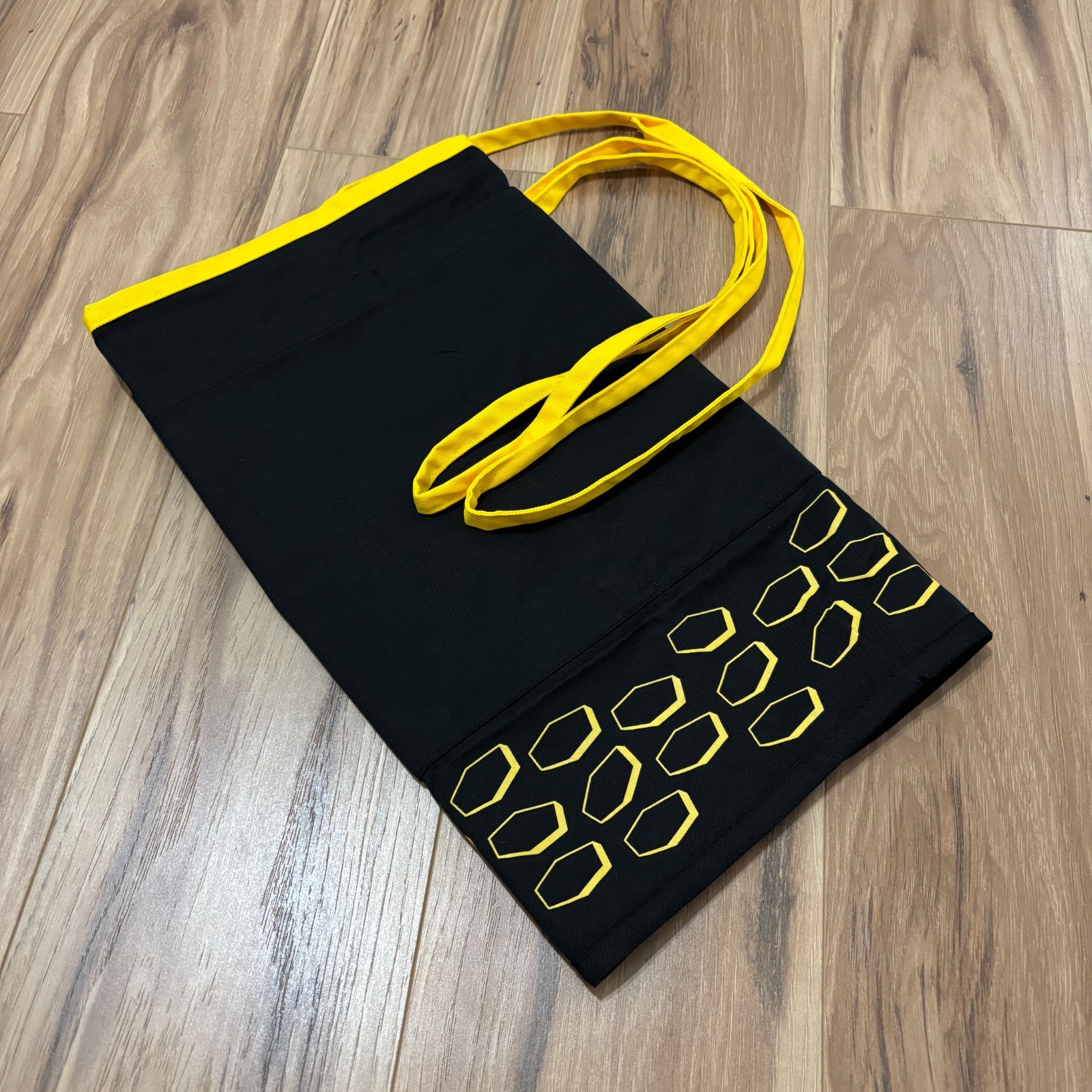 Denny’s Server Waist Apron Half Reversible Uniform Black Yellow – 2 Pockets -NEW