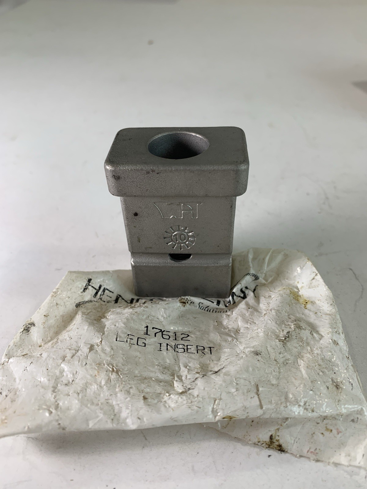 1 HENNY PENNY 17612 5/8″ THREADED LEG INSERT VARIOUS MODELS PRESSURE FRYER