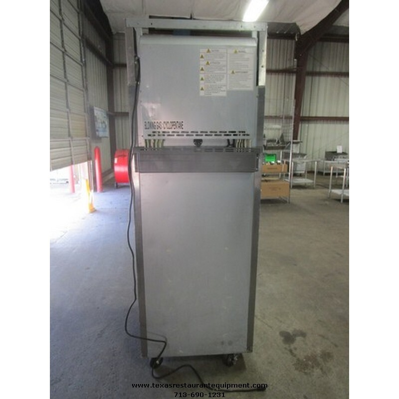 USED TURBO AIR M3R24-1-N 28 3/4″ REACH IN REFRIGERATOR