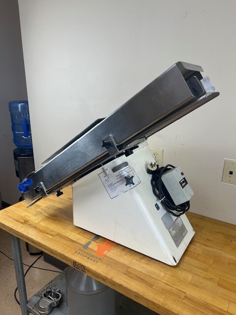 Oliver 704N Bun and Bagel Slicer
